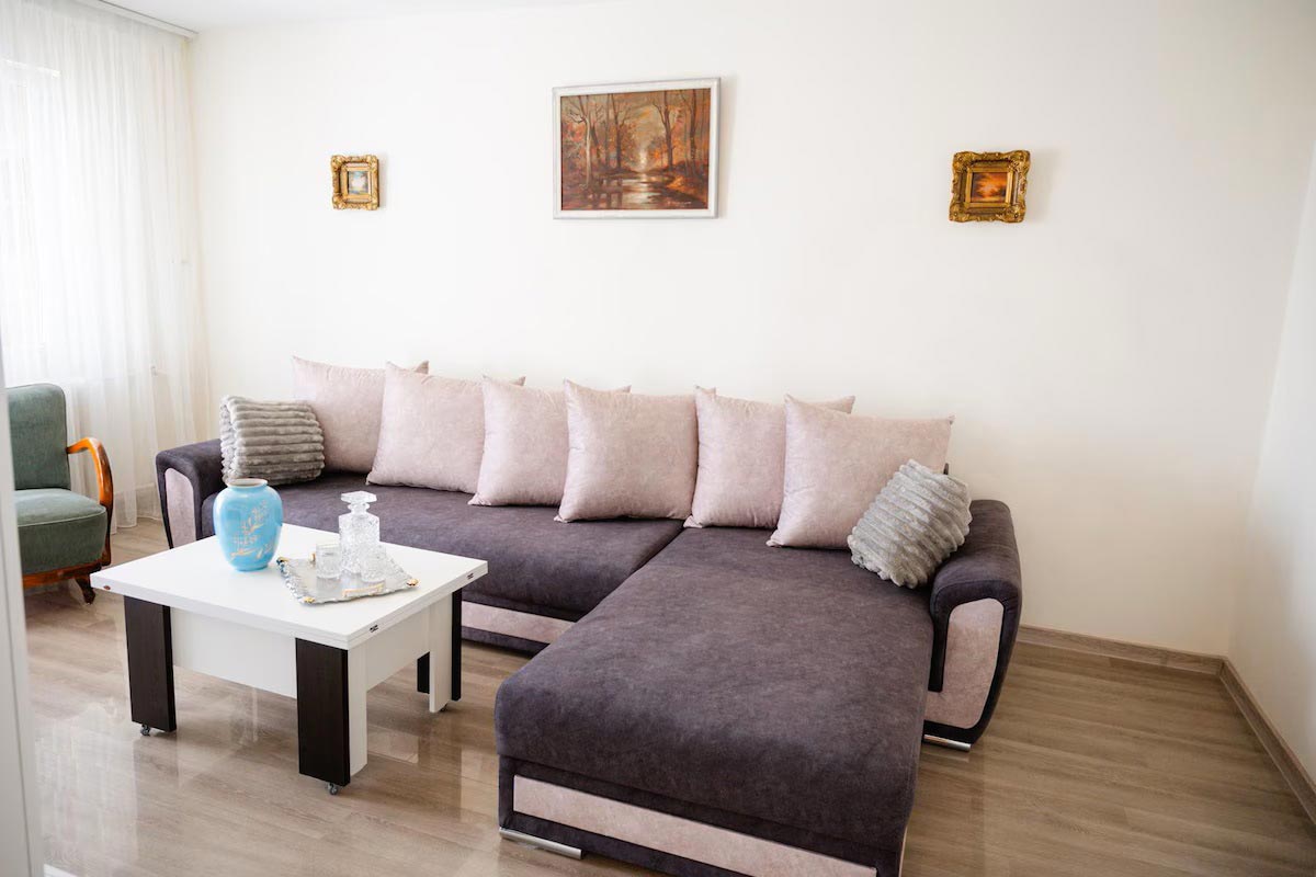 Cazare Apartament Grand Arena